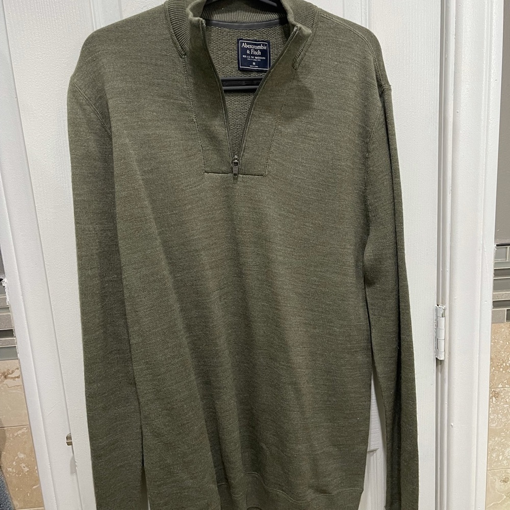 A&F sweater! Very nice and only wore once